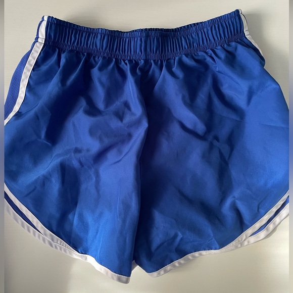 Women’s Nike Kentucky wildcats dri-fit shorts - Picture 3 of 3